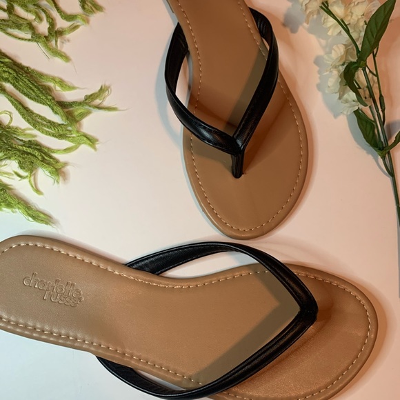 NWOT BLACK SANDALS - Picture 2 of 2